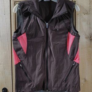 Dannskin Now womans zip vest  size small 4-6